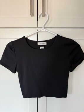 Aritzia Babaton Contour Crew Cropped T-shirt